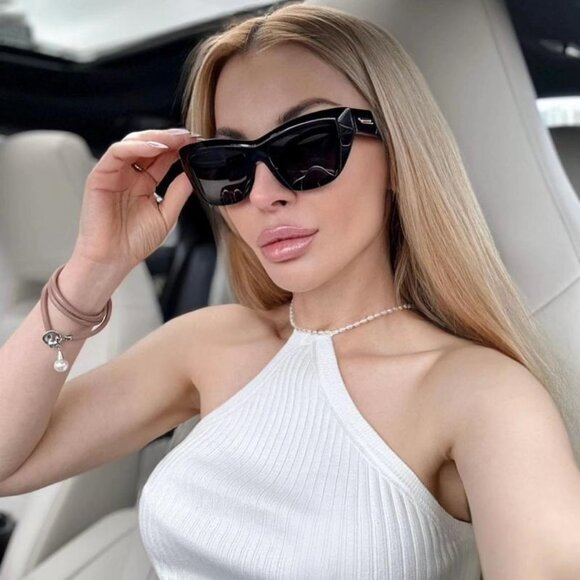 Bottega Veneta BV1218S 001 Sunglasses Black Cat Eye Frame, Grey Lenses Bottega Veneta BV1218S Women main image 3